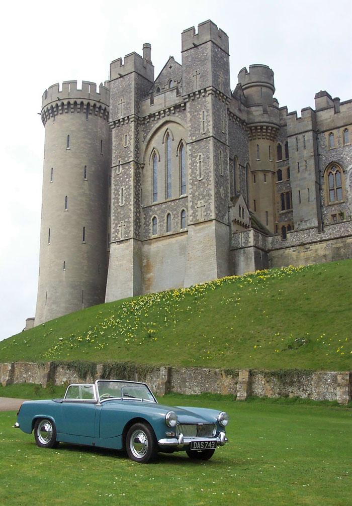 Our Mk1 at the Arundel picnic arranged by Andy Harris in 2004. It led to a nice cover pic.......