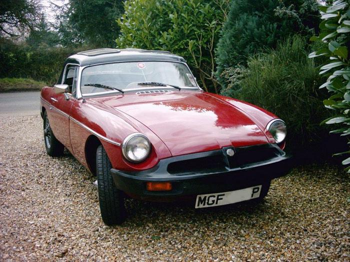 My newly acquired (Dec 2004) MGB Roadster. Needs tidying for the Summer.