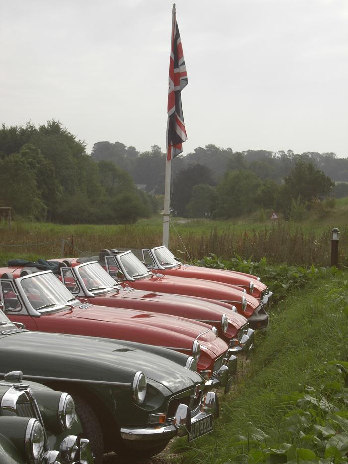 My and other MGs lined up at a stop off on South Downs run 2007