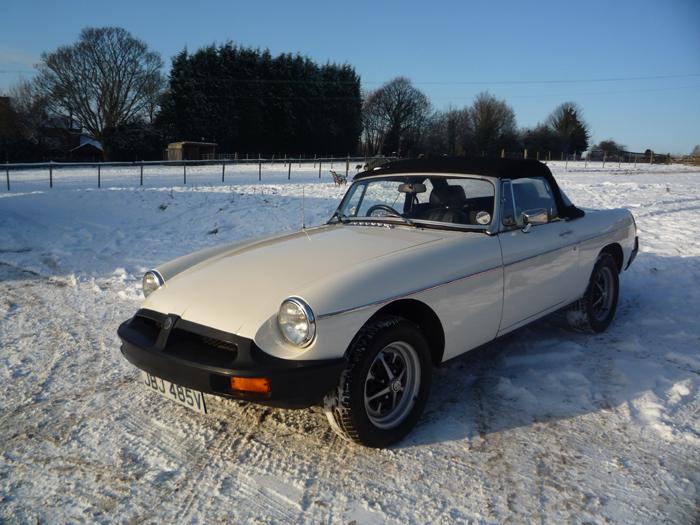 This is my 1979 MGB Roadster, taken out of its bed to have a taste of snow in the groves of its tyres.